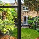 Stunning 2Br, Split-Level Flat W Garden, Deptford