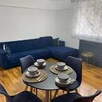Elegant 2 Bedroom Flat In Chiswick Near Tube Stations