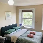 Fabulous Flat In Heart Of London