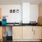 Bright & Airy 1 Bedroom Apartment In Trendy Peckham