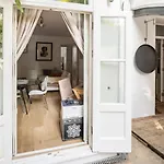 Superior 5* Kensington, London Flat + Free Wi-Fi