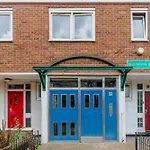 Cosy 3 Bed Flat Ideal For Trips To London
