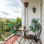 Cosy 3 Bed Flat Ideal For Trips To London