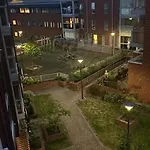2 Bedroom Apartment In Cricklewood