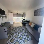 2 Bedroom Apartment In Cricklewood