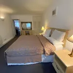 Mayfair Spacious Apartment