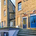 Unique 1 Bedroom Flat