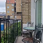 Pass The Keys - Beautiful Flat With Balcony In Swiss Cottage, London