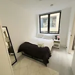 2 Bdrm Contemporary Central London Apartment