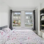Cosy Tottenham Apartment Sleeps 4