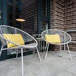 Lovely 1-Bed Apartment In London