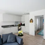 Lovely 1-Bed Apartment In London