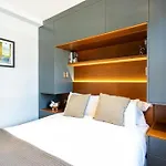 Stunning Soho Flat, Next To Theatres & China Town!