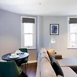 Stunning Soho Flat, Next To Theatres & China Town!