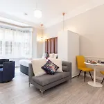 Air Conditioned Apt High St Kensington