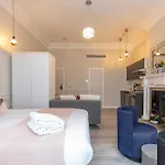 Air Conditioned Apt High St Kensington