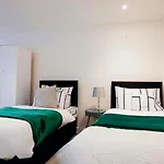 2 Bedrooms -Parking-Very Spacious-Wifi