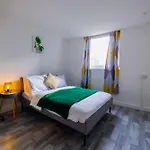 2 Bedrooms -Parking-Very Spacious-Wifi