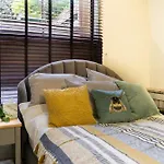 Cozy And Comfy Flat In Earls Court