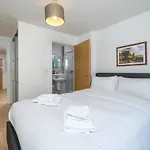 Wandsworth Deluxe Two-Bedroom Apartment