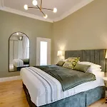 Designer Retreat By Green Park