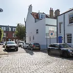 Magenta - 3 Bedroom Home By Battersea Park