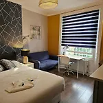 Caledonian Road Cozy Studio