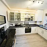 Cricklewood Apartment