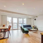 Spacious 2 Bed Flat - Woolwich - Elizabeth Line