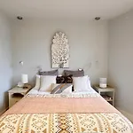 Modern Design 3Brs 2F House Close To Victoria