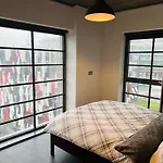 Homely 2-Bed Apartment With Stunning Views Wembley