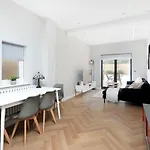 Oak Tree Lodge