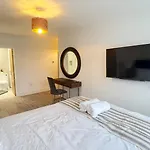 C1, Luxury 2 Bedroom Flat In Wembley