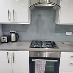 2 Double Bedroom Garden Flat In Acton,London