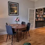 Highgate Maisonette With Roof Terrace