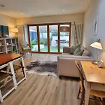 Peaceful Garden Apartment On Roman Road