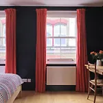 Clerkenwell Premium Deluxe