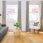 Clerkenwell Premium Deluxe