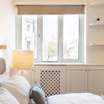 South Kensington Luxury 2 Bedroom Apartment