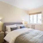 South Kensington Luxury 2 Bedroom Apartment