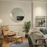 High Spec Award Winning Marlyebone Aprt - Sleeps 6