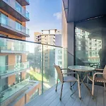 Mysquare Modern One & Two Bedrooms Flat In North Acton Close To Ealing