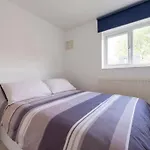 Lovely 2-Bed 15 Minutes To Central London