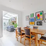 Beautifully Designed 2Bd House - By Queen\'S Park!