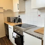 2 Bed Apt Sofa Bed Up To 6