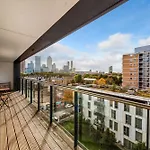 Incredible 2 Bed, 2 Bath Flat In Canary Wharf