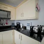 Art-Deco Apartment In Very Popular Chelsea Area