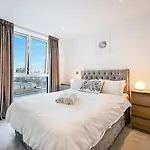 Central Luxury 2 Bed Apartment