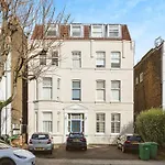 Luxury 2-Bed Flat With Garden In Hampstead Mansion