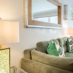 Charming 2 Bed Flat In Knightsbridge London Balcony View Of Harrods